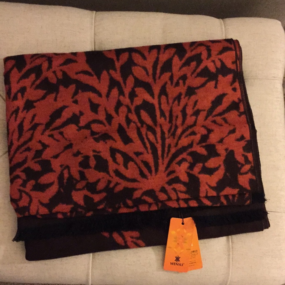 Cashmere silk scarf-reversible! NWT